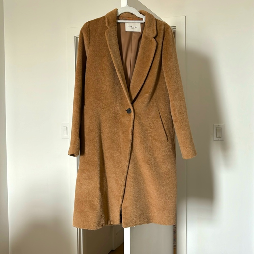 Gorgeous camel coat by Aritzia Babaton